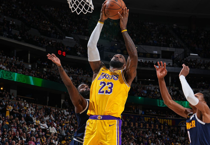 开云下载-詹姆斯200岁还能扣太离谱！本人回应朋友称赞：6个笑哭了表情|全明星|丹佛掘金队|nba|掘金|排名_新浪体育_新浪新闻