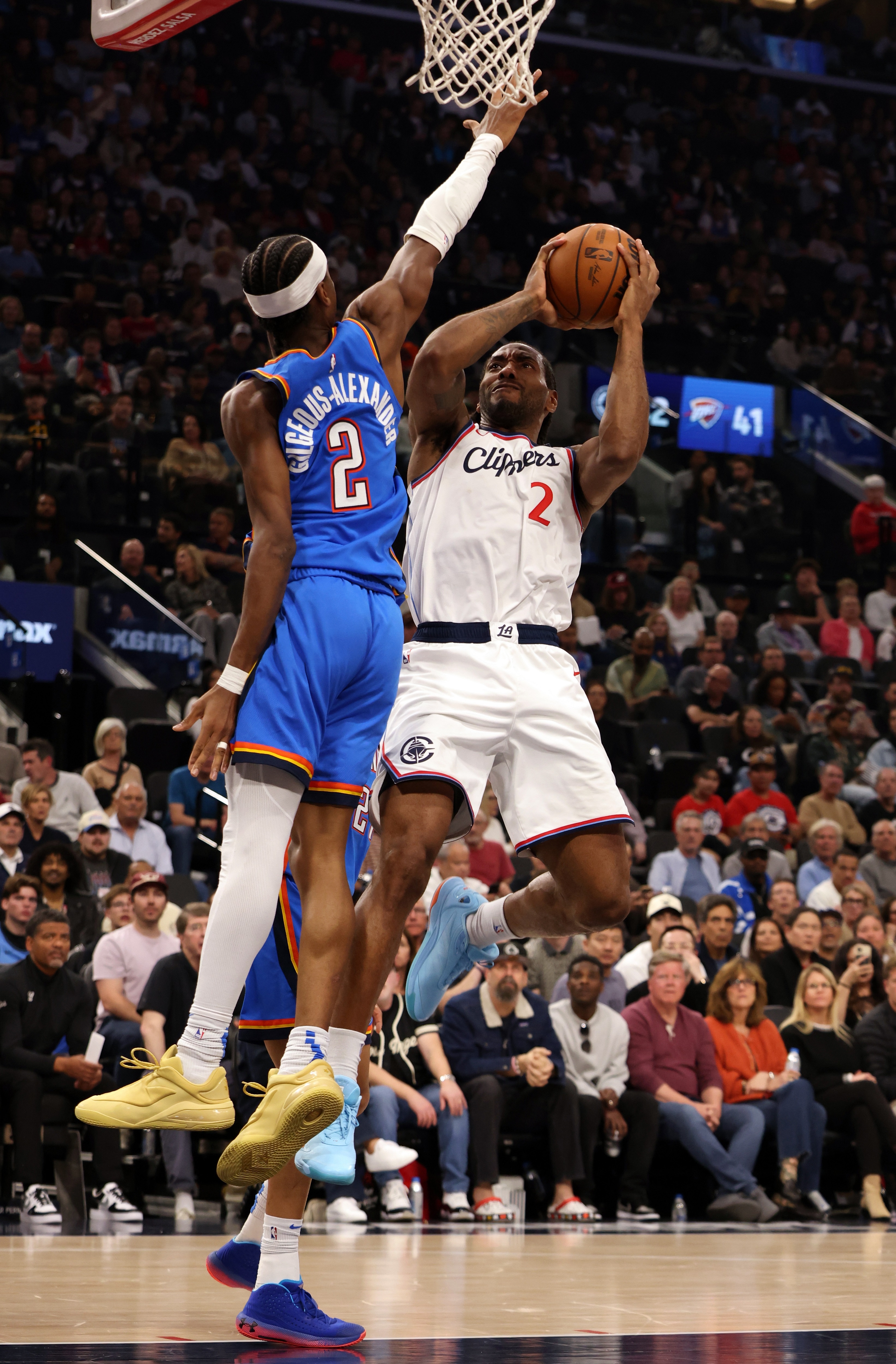 开云体育网址-本赛季15场比赛区间场均30+且命中率50/40/90%的球员：小卡、SGA